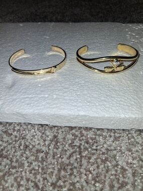 Vintage Gold Tone Cuff Bracelet Lot 2pc Mid Century Arrow Golf Theme Open Bangle